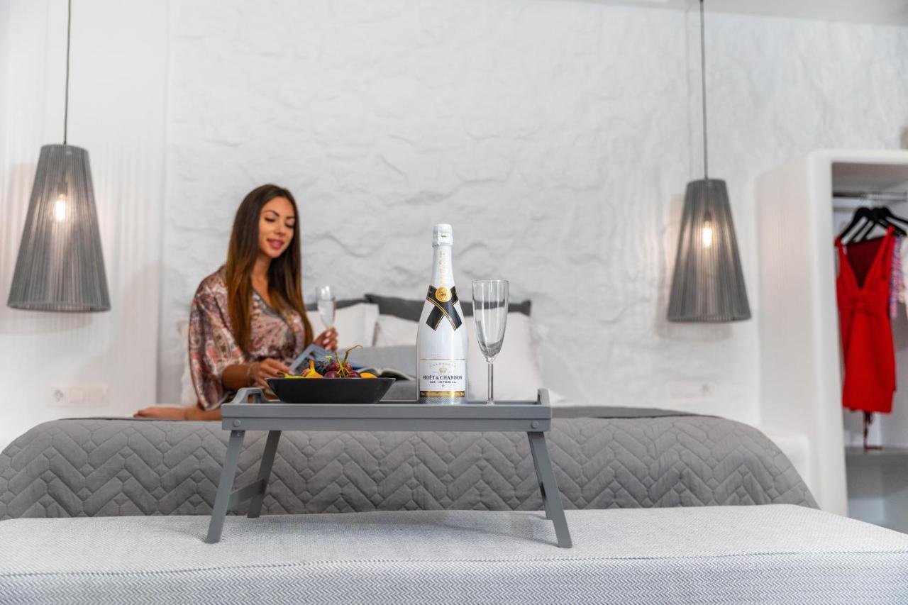 El_Puerto Luxury Port Suites Naxos City Екстериор снимка