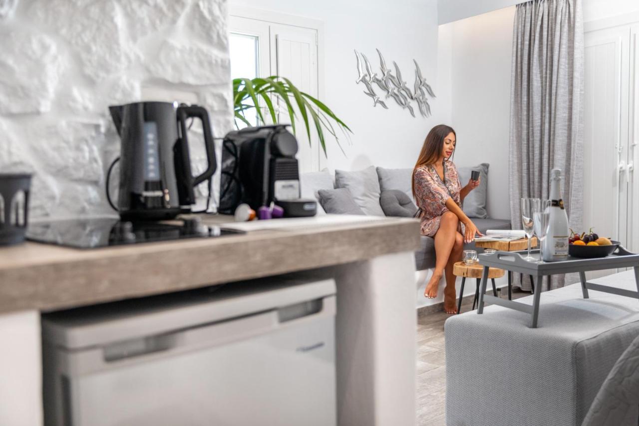 El_Puerto Luxury Port Suites Naxos City Екстериор снимка