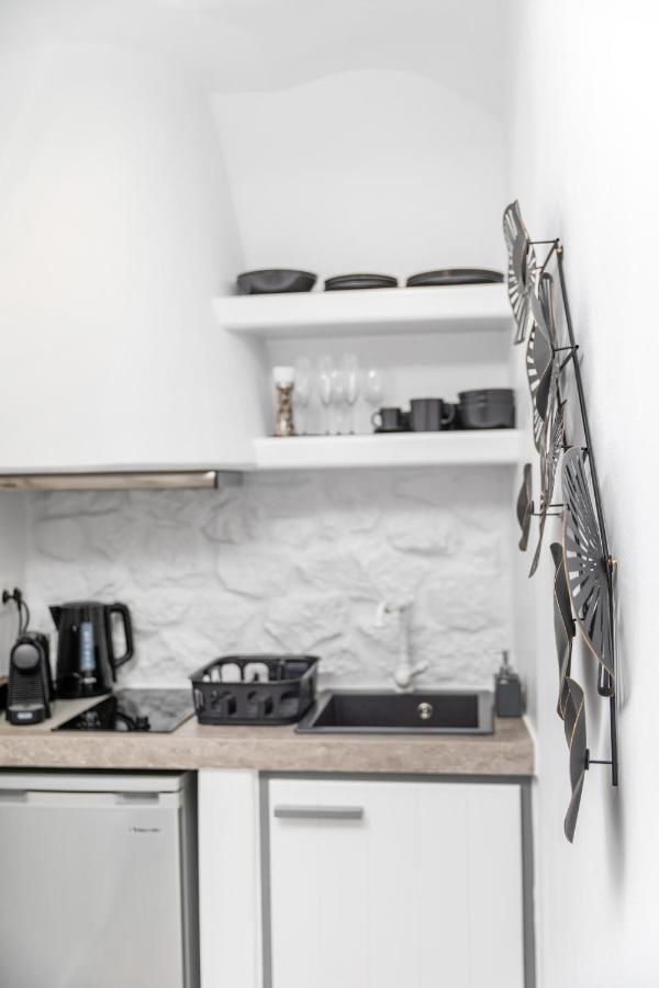 El_Puerto Luxury Port Suites Naxos City Екстериор снимка